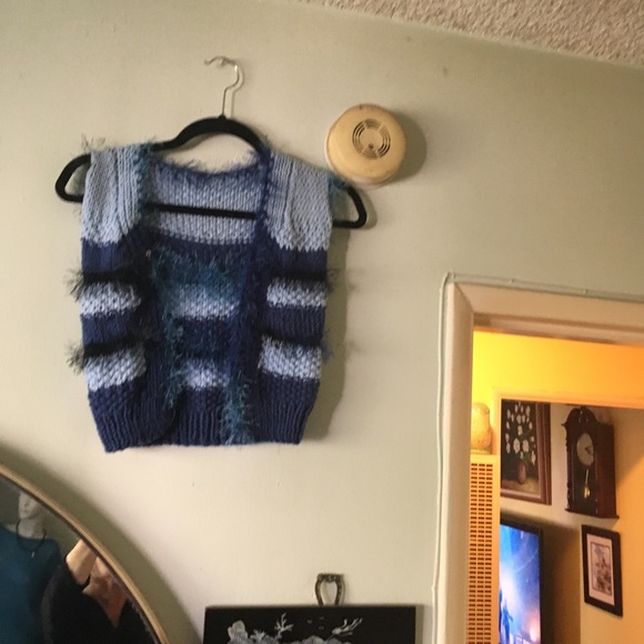 Top - Picture 2 of 3